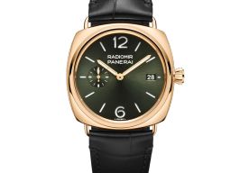 Panerai Radiomir PAM01437 (2025) - Green dial 40 mm Yellow Gold case