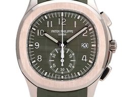 Patek Philippe Aquanaut 5968G-010 (2021) - Groen wijzerplaat 42mm Witgoud