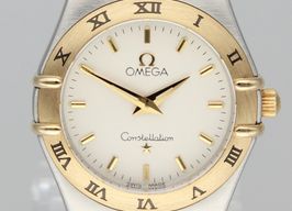 Omega Constellation Quartz 1272.30.00 (1999) - Wit wijzerplaat 36mm Goud/Staal