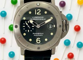 Panerai Luminor Submersible PAM00025 (1999) - Black dial 44 mm Titanium case