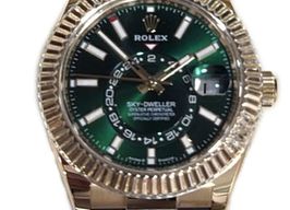 Rolex Sky-Dweller 336238 (2026) - Green dial 42 mm Yellow Gold case
