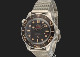 Omega Seamaster Diver 300 M 210.90.42.20.01.001 (2022) - Bruin wijzerplaat 42mm Titanium