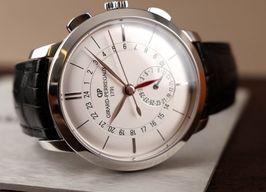 Girard-Perregaux 1966 49544-11-132-BB60 (2017) - Silver dial 41 mm Steel case