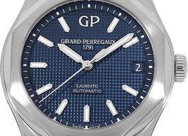 Girard-Perregaux Laureato 81000-11-431-11A (2022) - Blue dial 42 mm Steel case