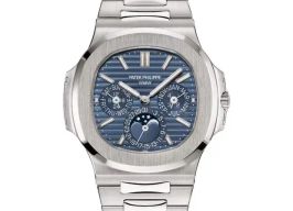 Patek Philippe Nautilus 5740/1G-001 (2023) - Blauw wijzerplaat 40mm Witgoud