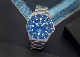 Tudor Pelagos 25600TB (Unknown (random serial)) - Black dial 42 mm Titanium case
