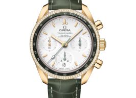 Omega Speedmaster 324.68.38.50.02.004 (2025) - Zilver wijzerplaat 38mm Geelgoud