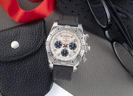 Breitling Chronomat 44 Airborne AB01154G/G786 (2014) - Zilver wijzerplaat 44mm Staal