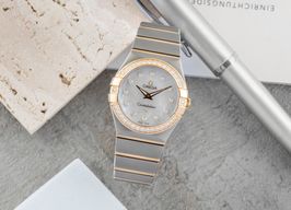 Omega Constellation Quartz 123.25.27.60.55.003 (2012) - Pearl dial 27 mm Steel case