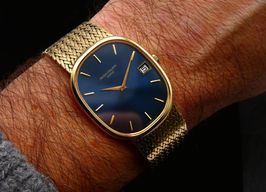 Patek Philippe Golden Ellipse 3605/1 (1979) - Blue dial 38 mm Yellow Gold case