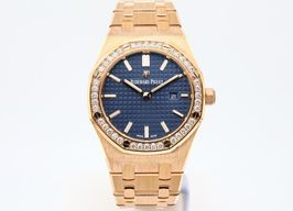 Audemars Piguet Royal Oak Lady 67651OR.ZZ.1261OR.02 (2022) - Blauw wijzerplaat 33mm Roségoud