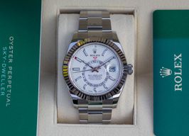 Rolex Sky-Dweller 326934 (2020) - Wit wijzerplaat 42mm Staal