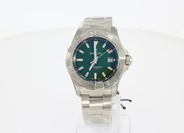 Breitling Avenger A17328101L1A1 (2025) - Green dial 42 mm Steel case