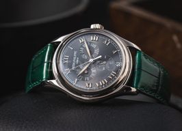 Patek Philippe Annual Calendar 5035G (2002) - Grey dial 38 mm White Gold case