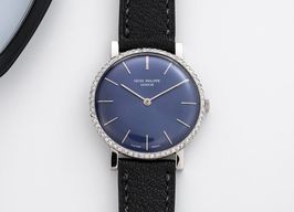Patek Philippe Calatrava 3537 (Unknown (random serial)) - Blue dial 34 mm White Gold case