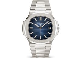 Patek Philippe Nautilus 5811/1G-001 (2025) - Blauw wijzerplaat 41mm Witgoud