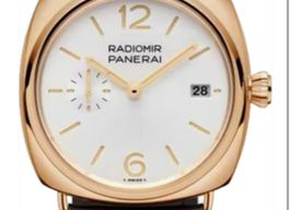 Panerai Radiomir PAM01026 (2024) - Wit wijzerplaat 40mm Roségoud