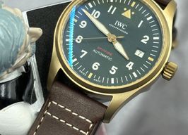 IWC Pilot IW326806 (2024) - Groen wijzerplaat 39mm Brons