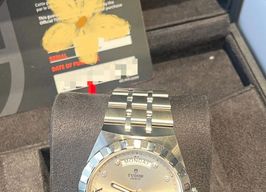 Tudor Royal 28600 (2024) - Silver dial 41 mm Steel case