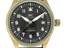 IWC Pilot IW326802 (2024) - Green dial 39 mm Bronze case