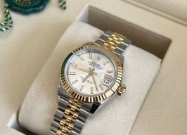 Rolex Lady-Datejust 279173 (2024) - Silver dial 28 mm Gold/Steel case
