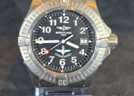 Breitling Avenger Seawolf E17370 (Onbekend (willekeurig serienummer)) - Zwart wijzerplaat 44mm Titanium