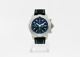 Breitling Avenger A13317101C1X2 (2024) - Blauw wijzerplaat 45mm Staal