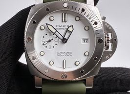 Panerai Submersible PAM01595 (2025) - White dial 44 mm Steel case