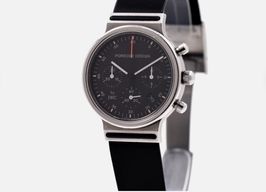 IWC Porsche Design IW3720 (Unknown (random serial)) - Black dial 32 mm Steel case