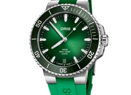 Oris Aquis Date 01 400 7790 4157-07 4 23 47EB (2024) - Green dial 44 mm Steel case