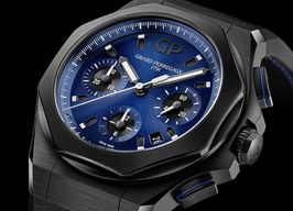 Girard-Perregaux Laureato 81060-21-491-FH6A (2022) - Blauw wijzerplaat 44mm Titanium