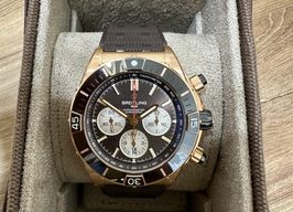 Breitling Chronomat RB0136E31Q1S1 (2025) - Bruin wijzerplaat 44mm Roodgoud