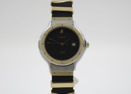 Hublot Classic 1390.100.2 (1981) - Black dial 28 mm Gold/Steel case
