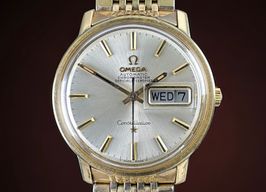 Omega Constellation 168.016 (1969) - White dial 35 mm Gold/Steel case