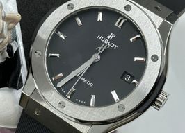 Hublot Classic Fusion 511.NX.1171.RX (2023) - Zwart wijzerplaat 45mm Titanium