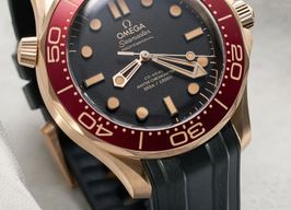 Omega Seamaster Diver 300 M 210.92.42.20.01.003 (2025) - Zwart wijzerplaat 42mm Roségoud