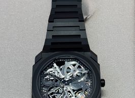 Bulgari Octo 103126 (2025) - Transparent dial 40 mm Ceramic case