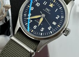 IWC Pilot IW326801 (2023) - Zwart wijzerplaat 39mm Staal