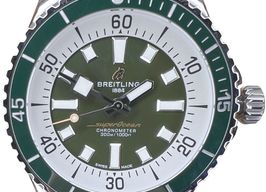 Breitling Superocean 44 A17376A31L1A1 (2024) - Groen wijzerplaat 44mm Staal