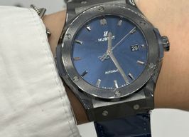 Hublot Classic Fusion Blue 542.CM.7170.LR (2024) - Blauw wijzerplaat 42mm Keramiek