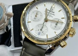 Omega Speedmaster 324.23.38.50.02.001 (2022) - Zilver wijzerplaat 38mm Goud/Staal