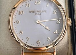 Patek Philippe Calatrava 7200R-001 (2024) - Champagne wijzerplaat 35mm Roségoud