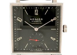 NOMOS Tetra Neomatik 421.S4 (2022) - Zwart wijzerplaat 33mm Staal