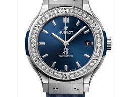 Hublot Classic Fusion Blue 565.NX.7170.RX.1204 (2025) - Blauw wijzerplaat 38mm Titanium