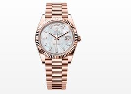 Rolex Day-Date 40 228235 (2023) - Bruin wijzerplaat 40mm Roségoud