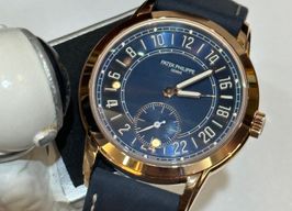 Patek Philippe Travel Time 5224R-001 (2024) - Blauw wijzerplaat 42mm Roségoud