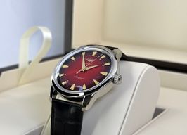 Longines Conquest L1.651.4.09.2 (2025) - Red dial 40 mm Steel case