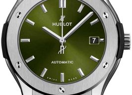 Hublot Classic Fusion 511.NX.8970.RX (2024) - Groen wijzerplaat 45mm Titanium
