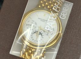 Patek Philippe Grand Complications 3945/1J-010 (2000) - Silver dial 36 mm Yellow Gold case