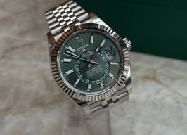 Rolex Sky-Dweller 336934 (2025) - Groen wijzerplaat 42mm Goud/Staal